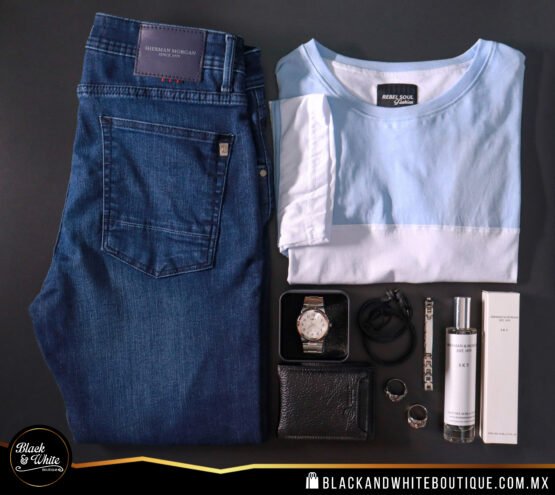 Playera blanca con azul cielo - Image 2