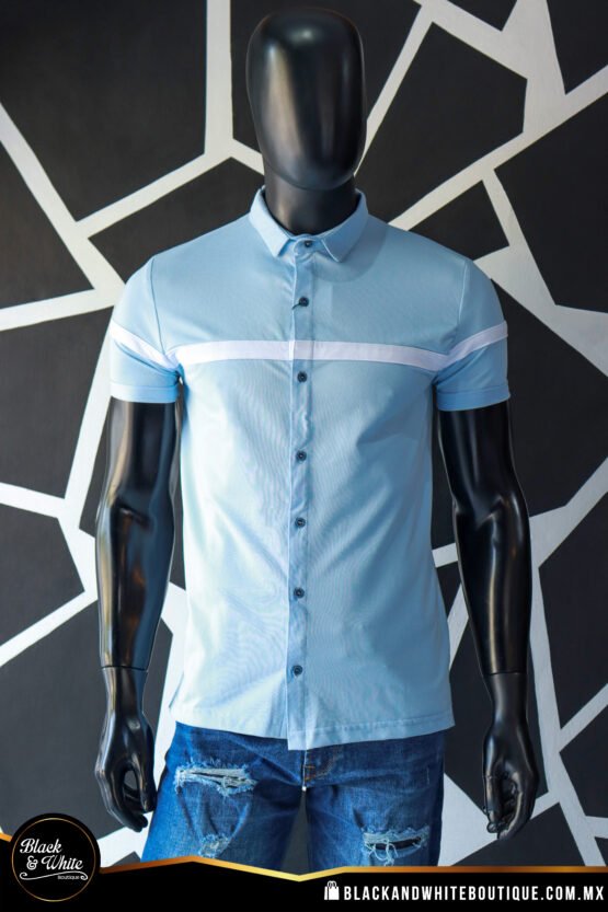 Camisa azul cielo con blanco