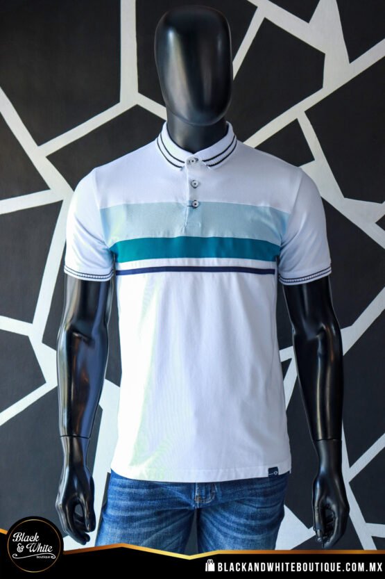 Polo blanca con azul
