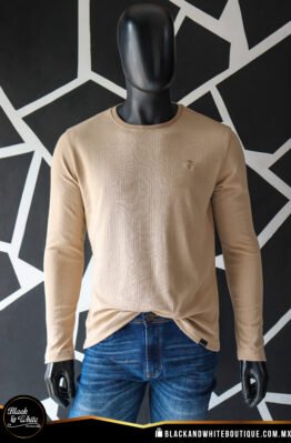 Playera beige manga larga